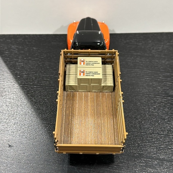 Custom Chrome Die Cast Model Car 1951 Ford F-6 Coin Bank - Picture 5 of 10